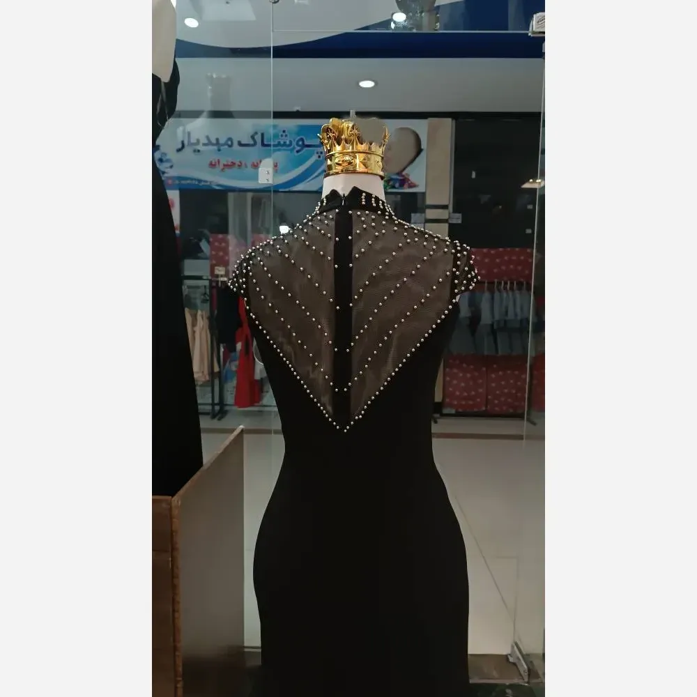 پیراهن بلند زنانه جنس کرپ دالقیچ مدل مروارید رنگ مشکی و سبز قد 150 با کمربند
