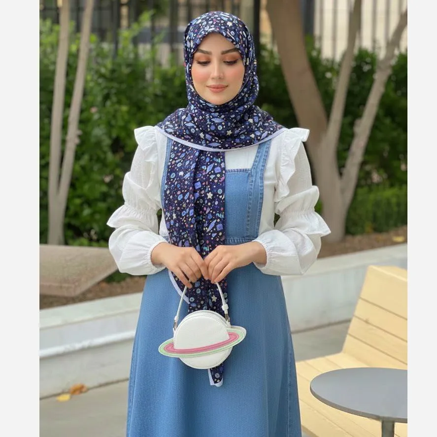 روسری نخ طرح ماهور سرمه ای اشکال هندسی ریز روزمره و مهمانی