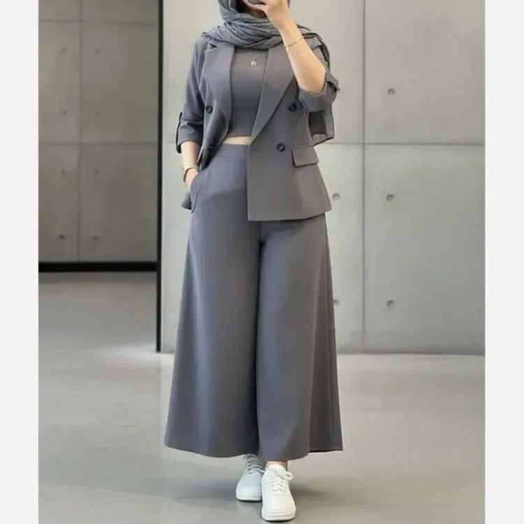 ست کت و شلوار پاییزه زنانه سوپر مازراتی رنگ مشکی و دودی فریز سایز 38 تا 46